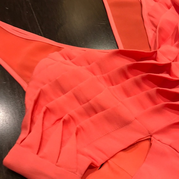 Finders Keepers Cocktail/Homecoming Dress - Picture 4 of 4